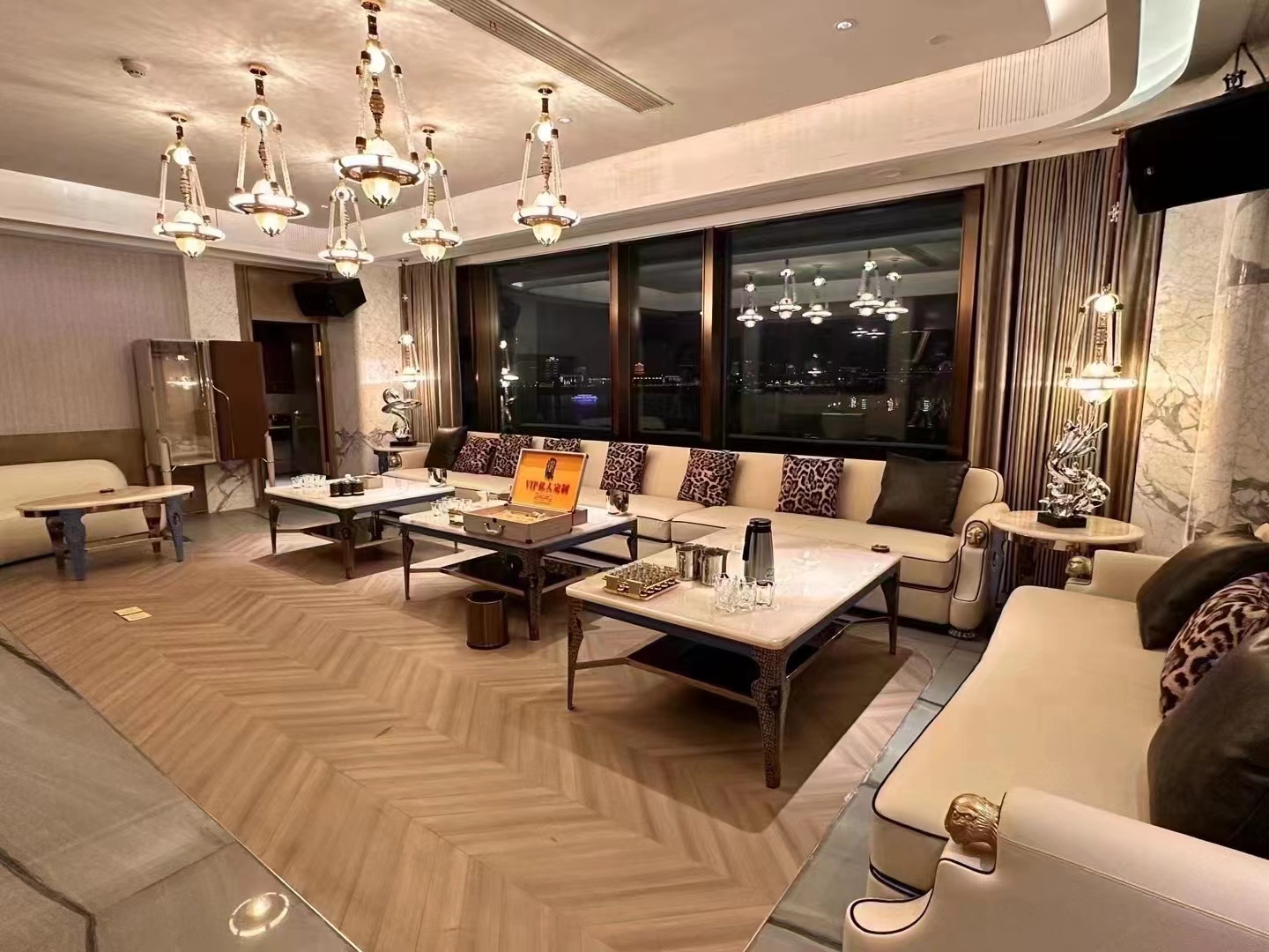 独家揭秘：乌鲁木齐小时场ktv玩法-沙依巴克区ktv预定